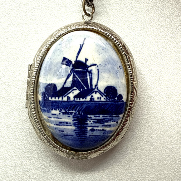 Vintage Delft Blue Porcelain Locket Necklace 24" Hand Painted Dutch Windmill - Picture 2 of 8